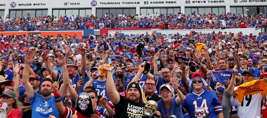 Cover Image for American Sports Fans Leave Covid Fear Behind