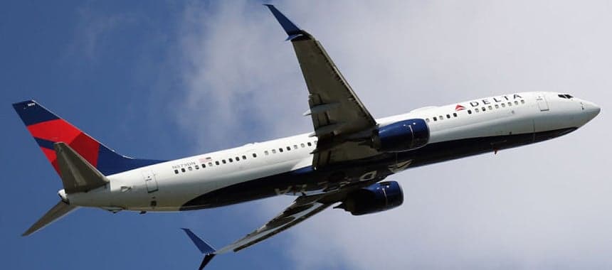 Cover Image for Delta CEO Refuses to Back White House Mandate