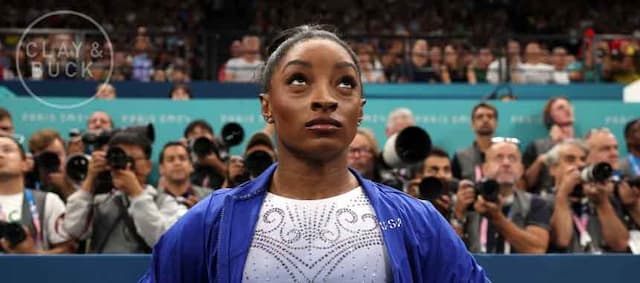 Cover Image for Simone Biles Backtracks on Riley Gaines Attack