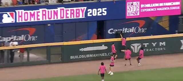 Cover Image for Video: Kid Steals Homer at Home Run Derby