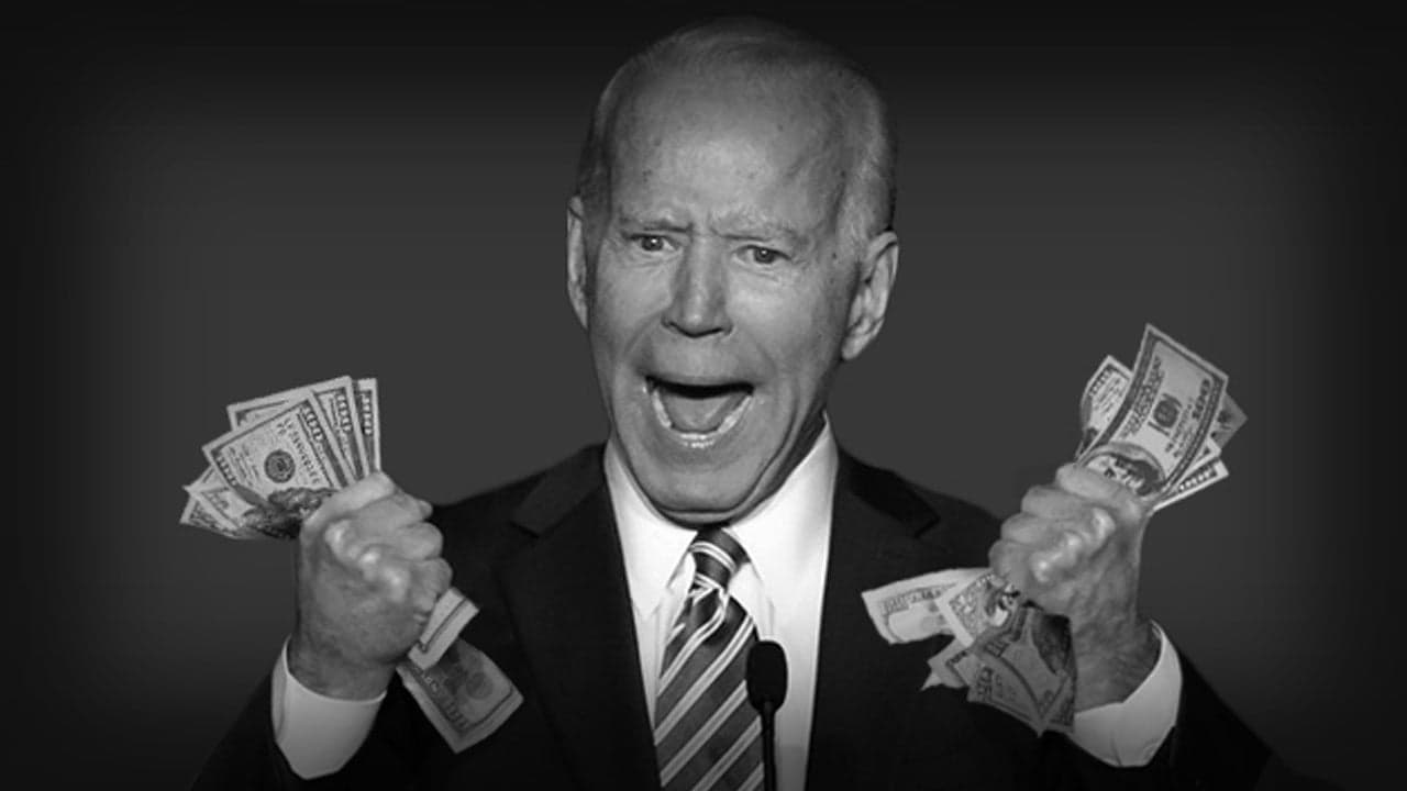 Cover Image for Biden WH Says You’re Saving 16 Cents This Weekend